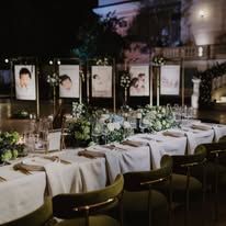 Mesa decorada en exterior
